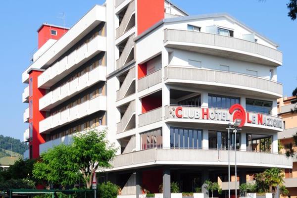 Club Hotel Le Nazioni Монтесильвано Экстерьер фото