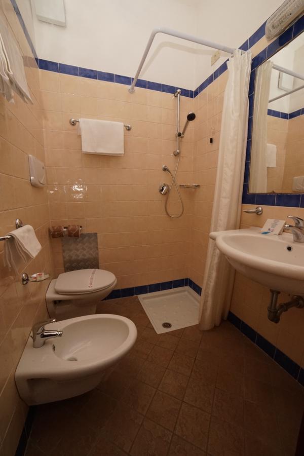 Club Hotel Le Nazioni Монтесильвано Экстерьер фото
